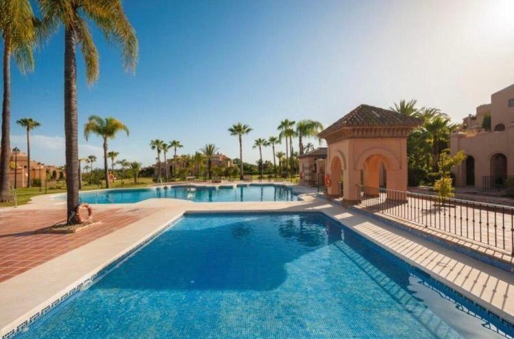 La Cartuja Del Golf Lägenhet Estepona Exteriör bild